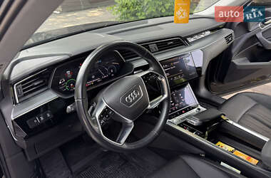 Внедорожник / Кроссовер Audi e-tron 2019 в 