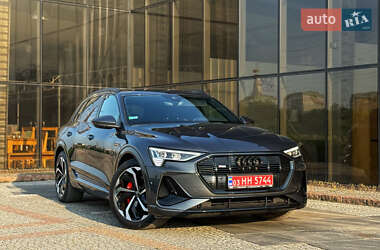 Внедорожник / Кроссовер Audi e-tron 2023 в 