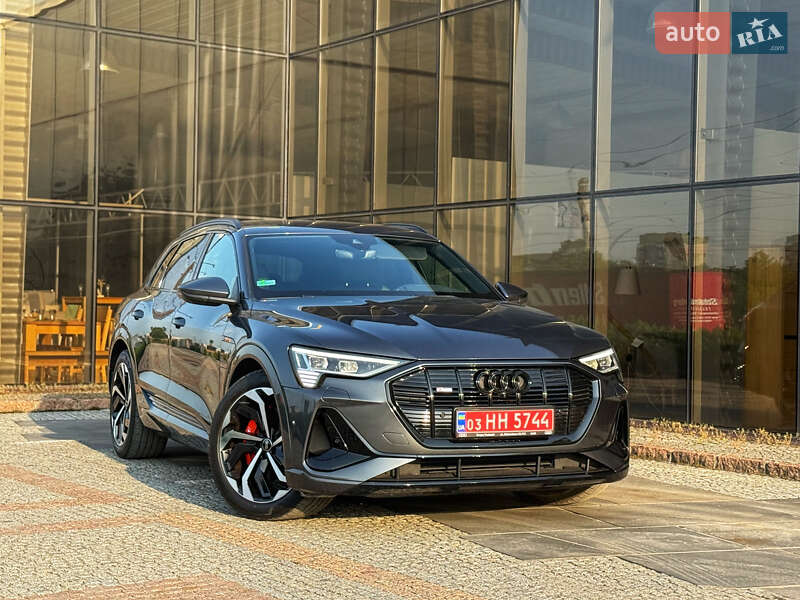 Внедорожник / Кроссовер Audi e-tron 2023 в 