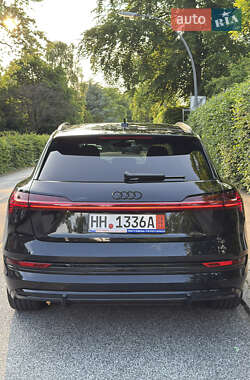 Внедорожник / Кроссовер Audi e-tron 2023 в 
