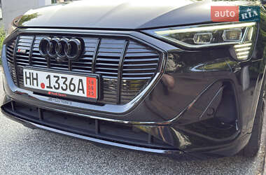 Внедорожник / Кроссовер Audi e-tron 2023 в 