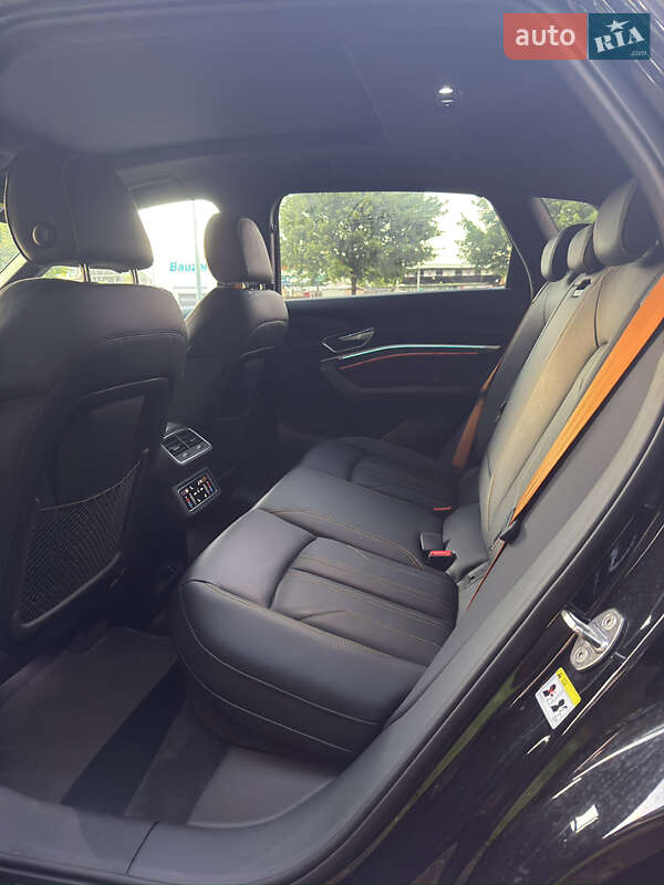 Внедорожник / Кроссовер Audi e-tron 2023 в Львове