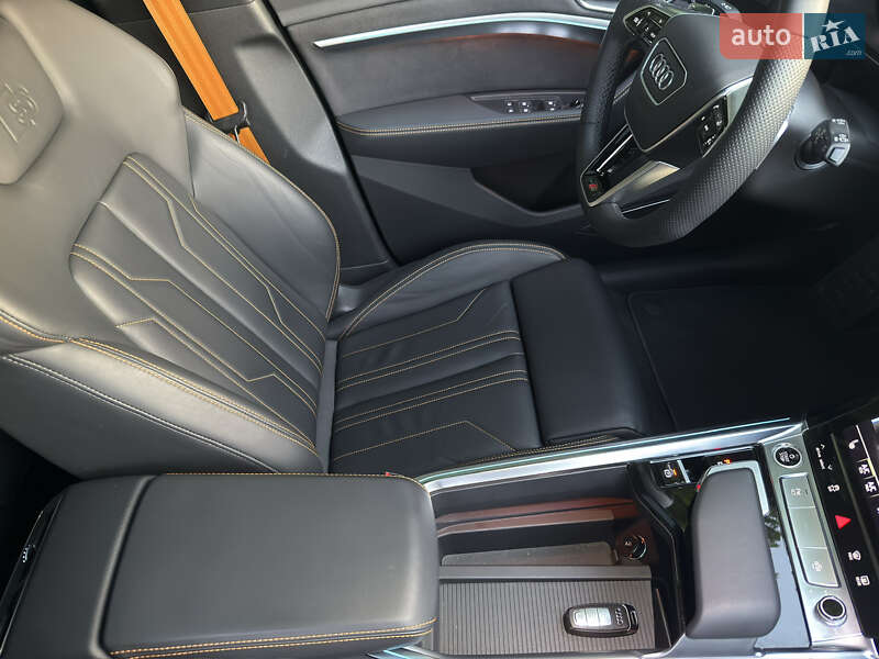 Внедорожник / Кроссовер Audi e-tron 2023 в Львове