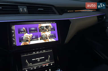 Внедорожник / Кроссовер Audi e-tron 2023 в 