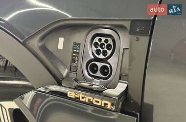 Внедорожник / Кроссовер Audi e-tron 2020 в 