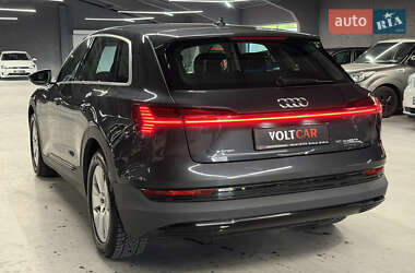 Внедорожник / Кроссовер Audi e-tron 2020 в 