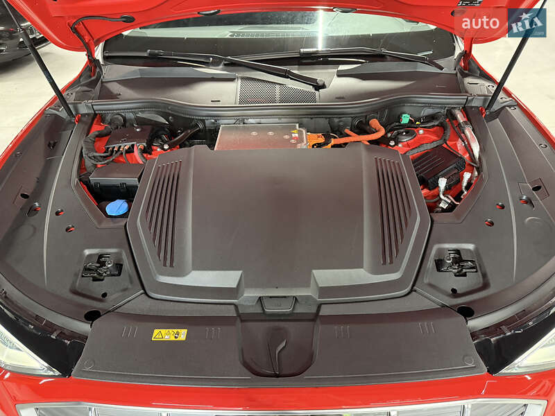 Внедорожник / Кроссовер Audi e-tron 2020 в Владимире