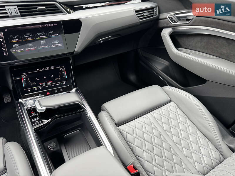 Внедорожник / Кроссовер Audi e-tron 2020 в Киеве