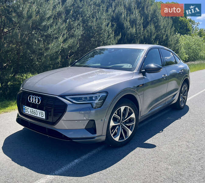 Внедорожник / Кроссовер Audi e-tron 2020 в 