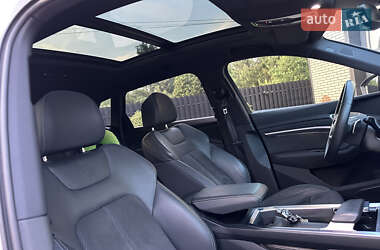 Позашляховик / Кросовер Audi e-tron 2021 в 