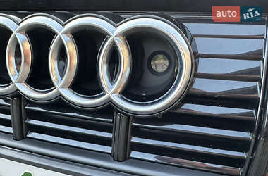 Позашляховик / Кросовер Audi e-tron 2021 в 