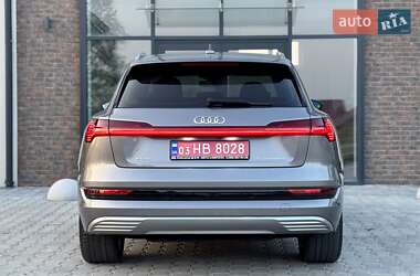 Позашляховик / Кросовер Audi e-tron 2020 в 