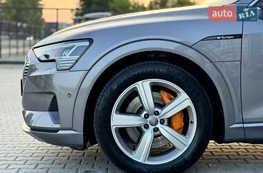 Позашляховик / Кросовер Audi e-tron 2020 в 