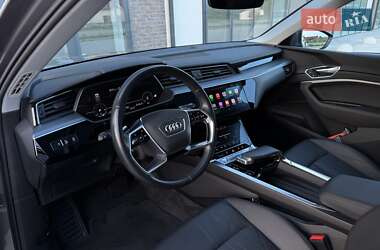 Позашляховик / Кросовер Audi e-tron 2020 в 