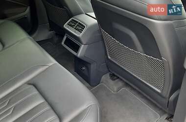 Внедорожник / Кроссовер Audi e-tron 2020 в 