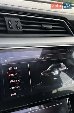 Внедорожник / Кроссовер Audi e-tron 2020 в 