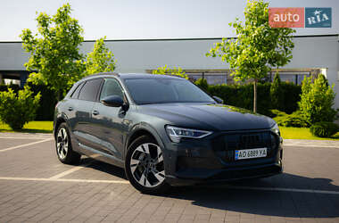 Внедорожник / Кроссовер Audi e-tron 2020 в 
