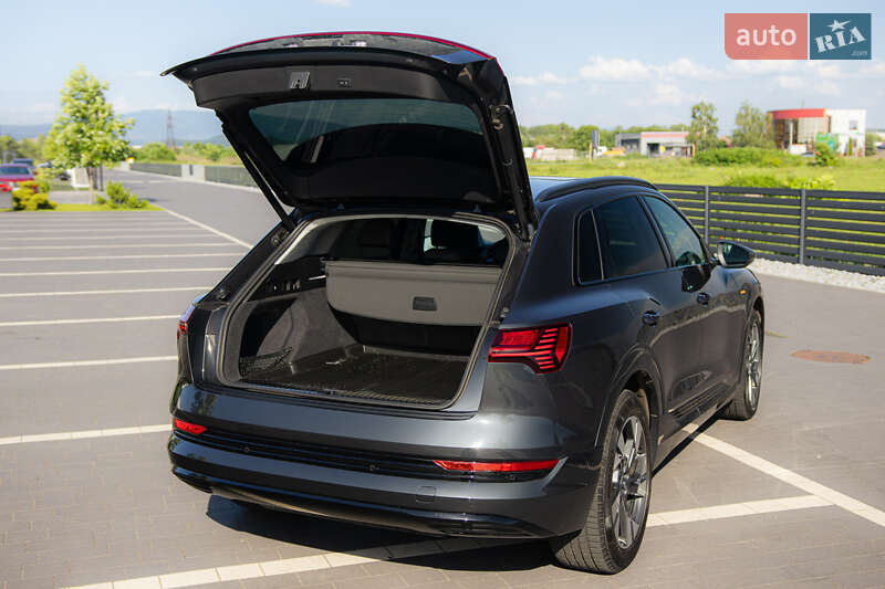 Внедорожник / Кроссовер Audi e-tron 2020 в Ужгороде