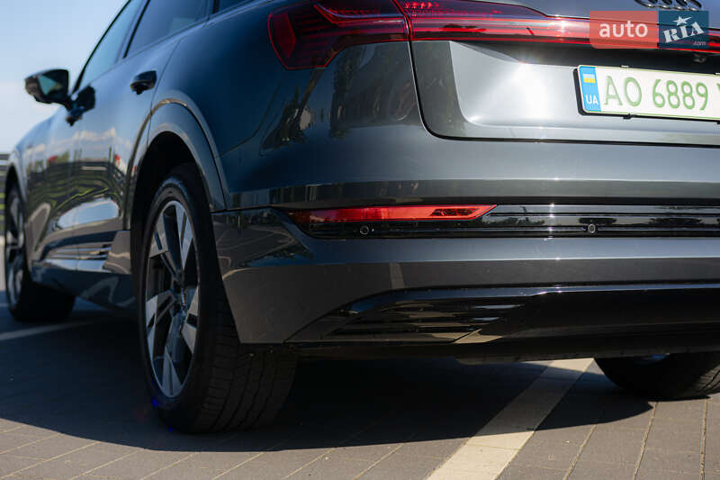 Внедорожник / Кроссовер Audi e-tron 2020 в Ужгороде
