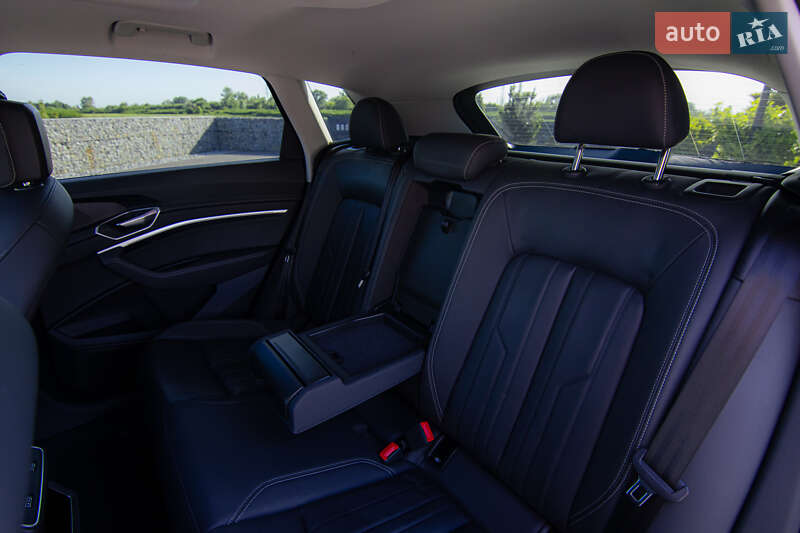 Внедорожник / Кроссовер Audi e-tron 2020 в Ужгороде