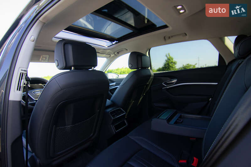 Внедорожник / Кроссовер Audi e-tron 2020 в Ужгороде