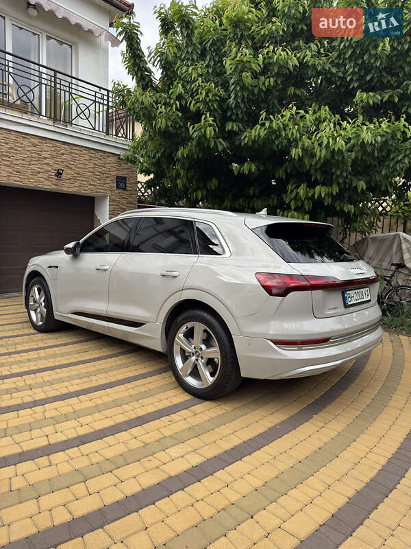 Позашляховик / Кросовер Audi e-tron 2019 в Одесі