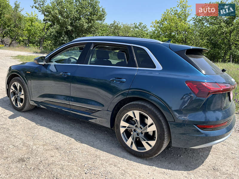 Внедорожник / Кроссовер Audi e-tron 2020 в Днепре