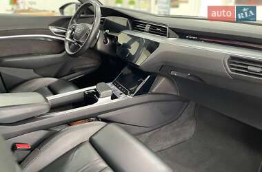 Внедорожник / Кроссовер Audi e-tron 2019 в 