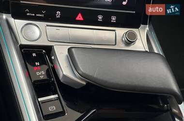 Внедорожник / Кроссовер Audi e-tron 2019 в 
