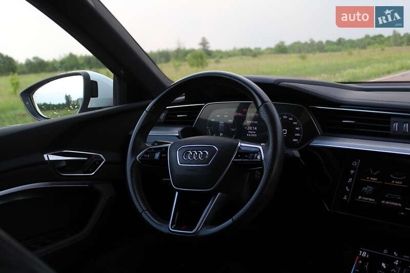 Внедорожник / Кроссовер Audi e-tron 2021 в Киеве