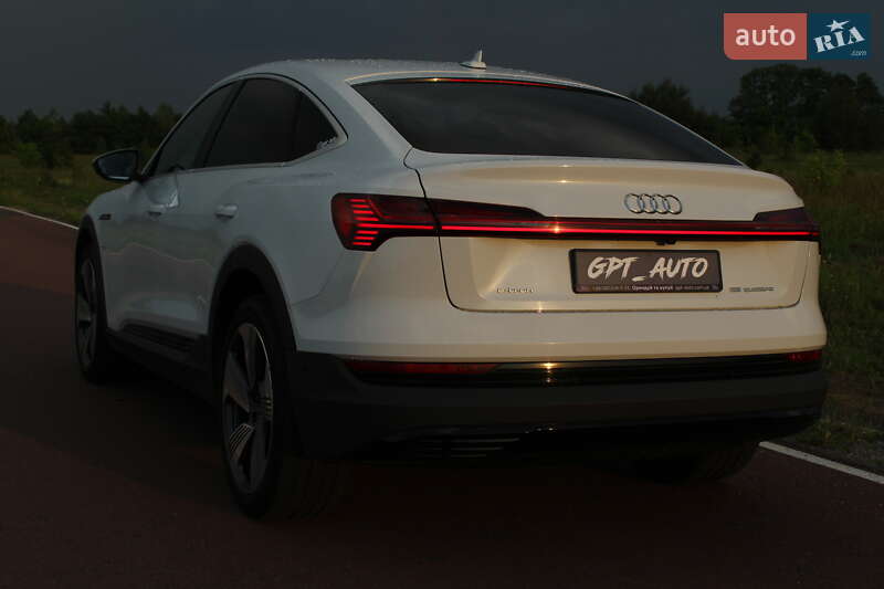 Внедорожник / Кроссовер Audi e-tron 2021 в Киеве