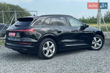 Внедорожник / Кроссовер Audi e-tron 2021 в 