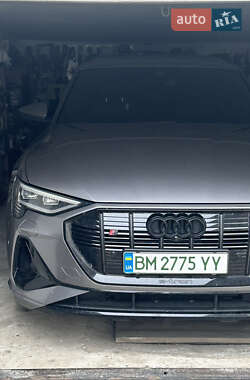 Внедорожник / Кроссовер Audi e-tron 2021 в 