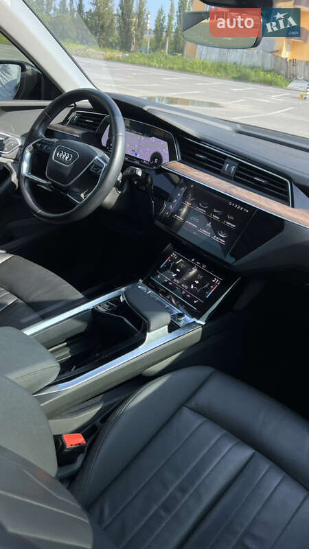 Внедорожник / Кроссовер Audi e-tron 2020 в Каменец-Подольском