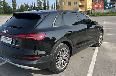 Внедорожник / Кроссовер Audi e-tron 2020 в 