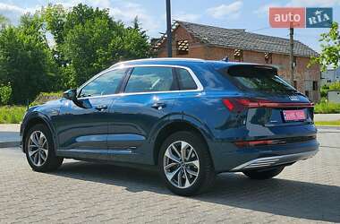 Внедорожник / Кроссовер Audi e-tron 2021 в 