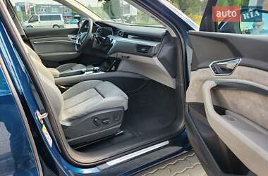 Внедорожник / Кроссовер Audi e-tron 2021 в 