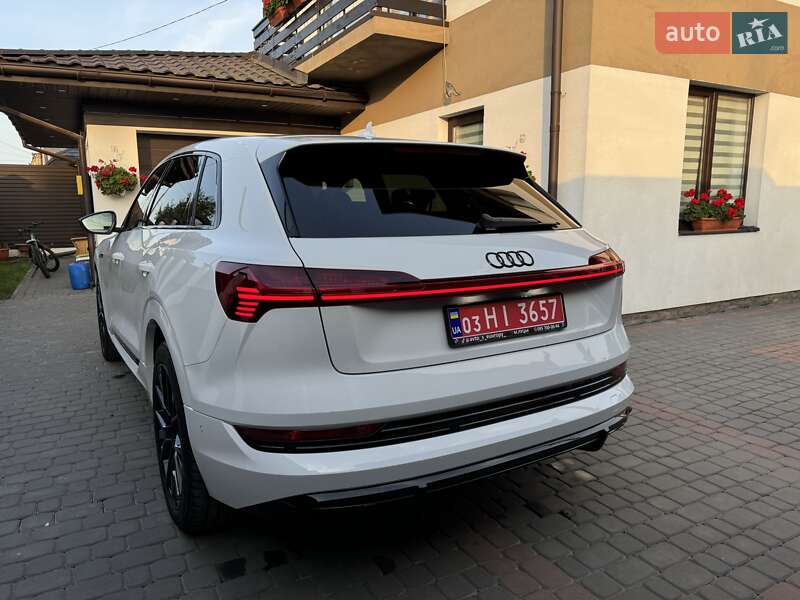 Внедорожник / Кроссовер Audi e-tron 2022 в Луцке