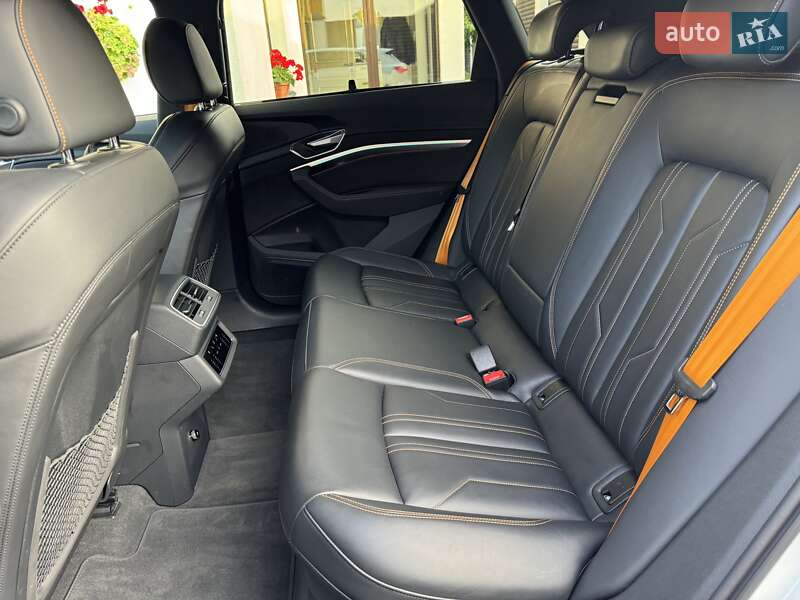 Внедорожник / Кроссовер Audi e-tron 2022 в Луцке