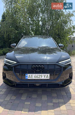 Внедорожник / Кроссовер Audi e-tron 2020 в 