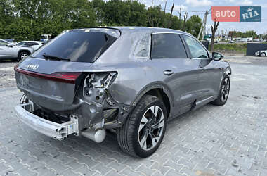 Внедорожник / Кроссовер Audi e-tron 2022 в 
