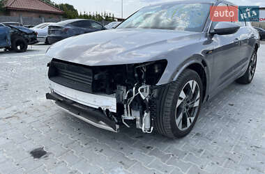 Внедорожник / Кроссовер Audi e-tron 2022 в 