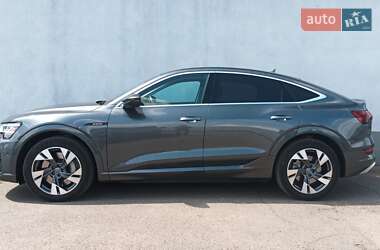 Внедорожник / Кроссовер Audi e-tron 2020 в 