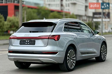 Внедорожник / Кроссовер Audi e-tron 2019 в 