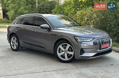 Внедорожник / Кроссовер Audi e-tron 2019 в 