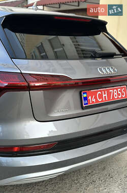 Внедорожник / Кроссовер Audi e-tron 2019 в 