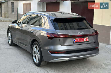 Внедорожник / Кроссовер Audi e-tron 2019 в 