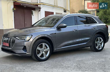 Внедорожник / Кроссовер Audi e-tron 2019 в 