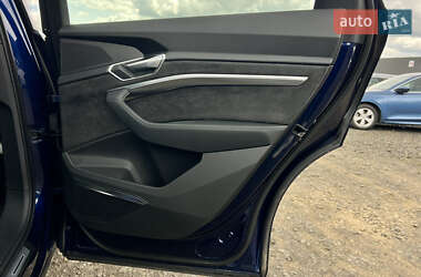 Внедорожник / Кроссовер Audi e-tron 2021 в 