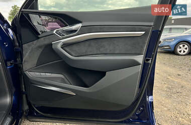 Внедорожник / Кроссовер Audi e-tron 2021 в 
